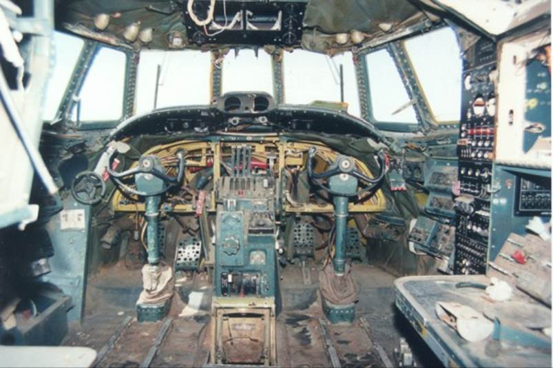 ZS DVJ Constellation cockpit pre restoration