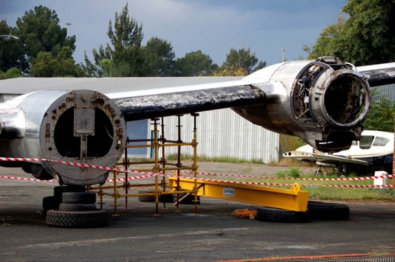 ZS-DVJ relocation 20180419 ZS-DVJ Wings lifting DSC 5569