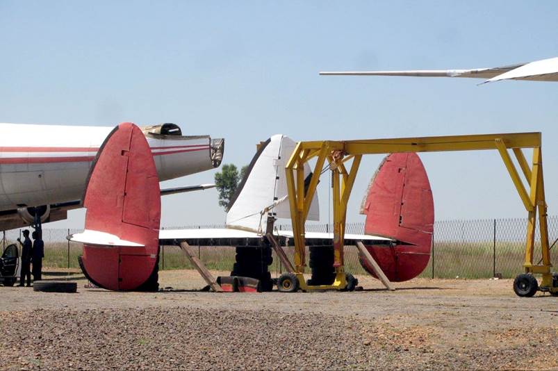 A plane on the ground

Description automatically generated