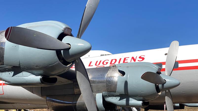 Close-up of a propeller plane

Description automatically generated