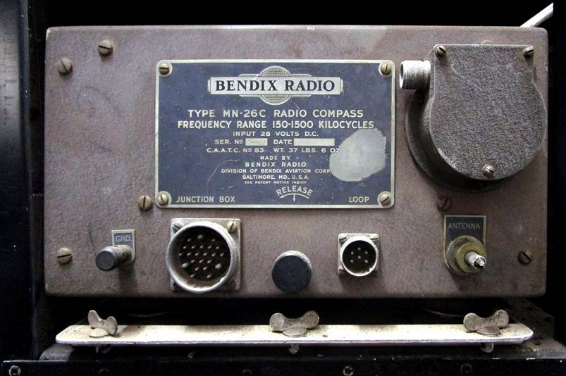 Close-up of a radio receiver

Description automatically generated