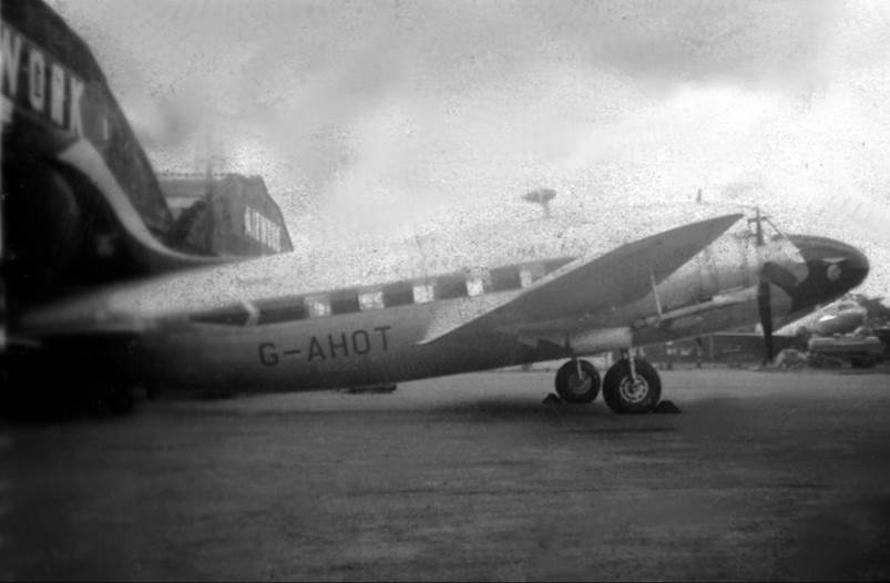 G-AHOT Vickers Viking Type 657 ZS-DKH Graham Hopkins 750