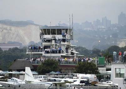 Rand Airport crowd 02