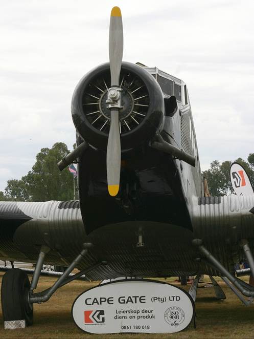 Ju 52 Parys air show 25 April 2009 Cape Gate banner by Willie Bodenstein 1097